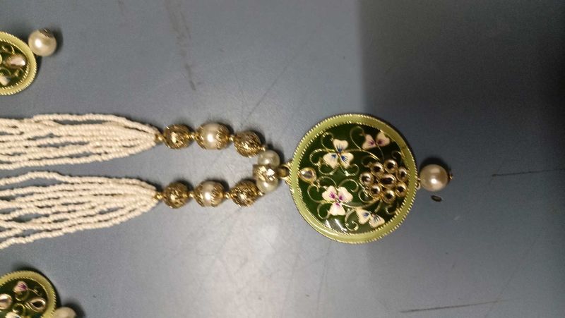 Elegant Pearl and Enamel Necklace Set