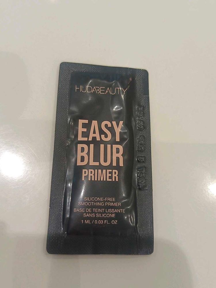Huda Beauty Easy Blur Primer Sample