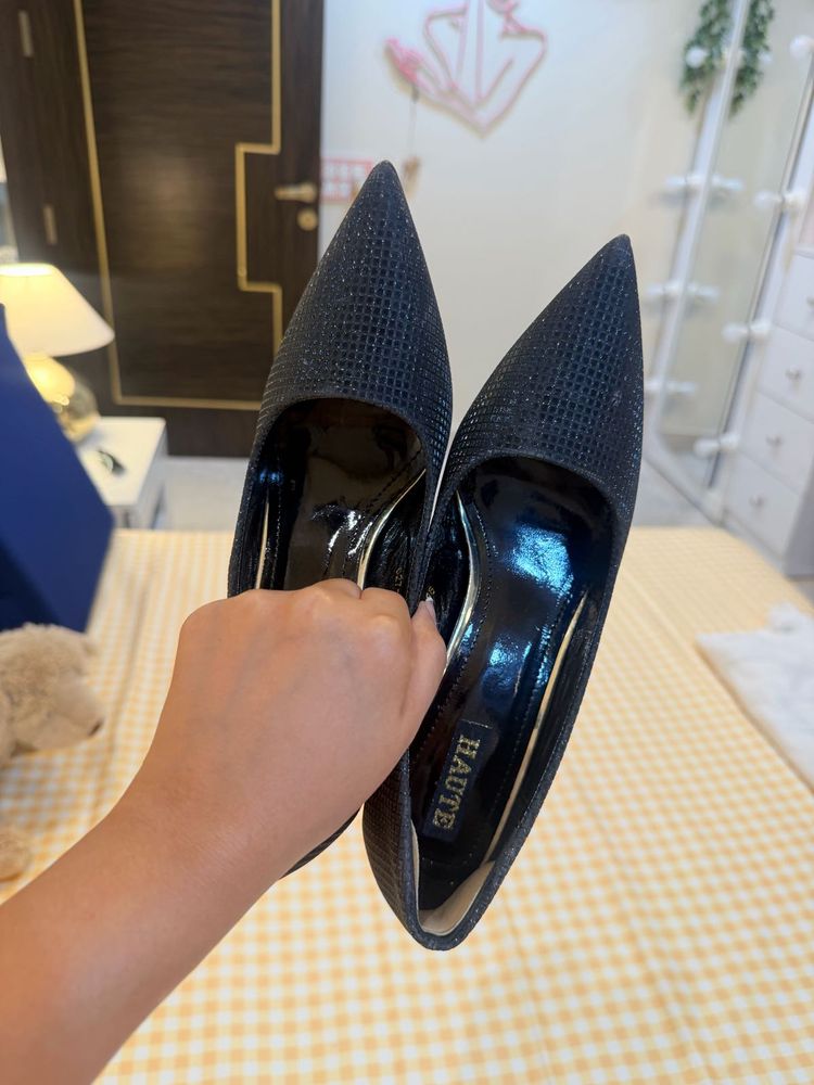 Sparkling Black Toe Heels check details