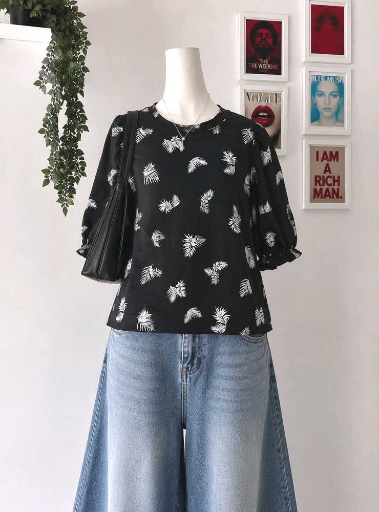 Black leaf print puff sleeve top