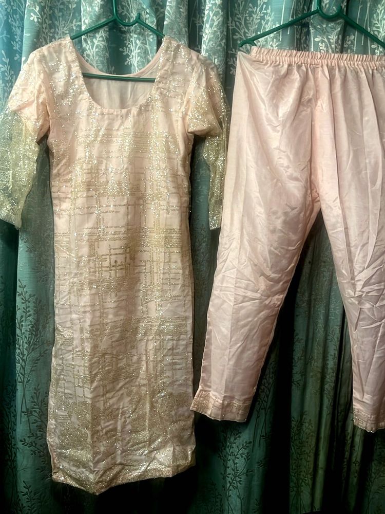 Elegant Kurta Set with Delicate Detailing