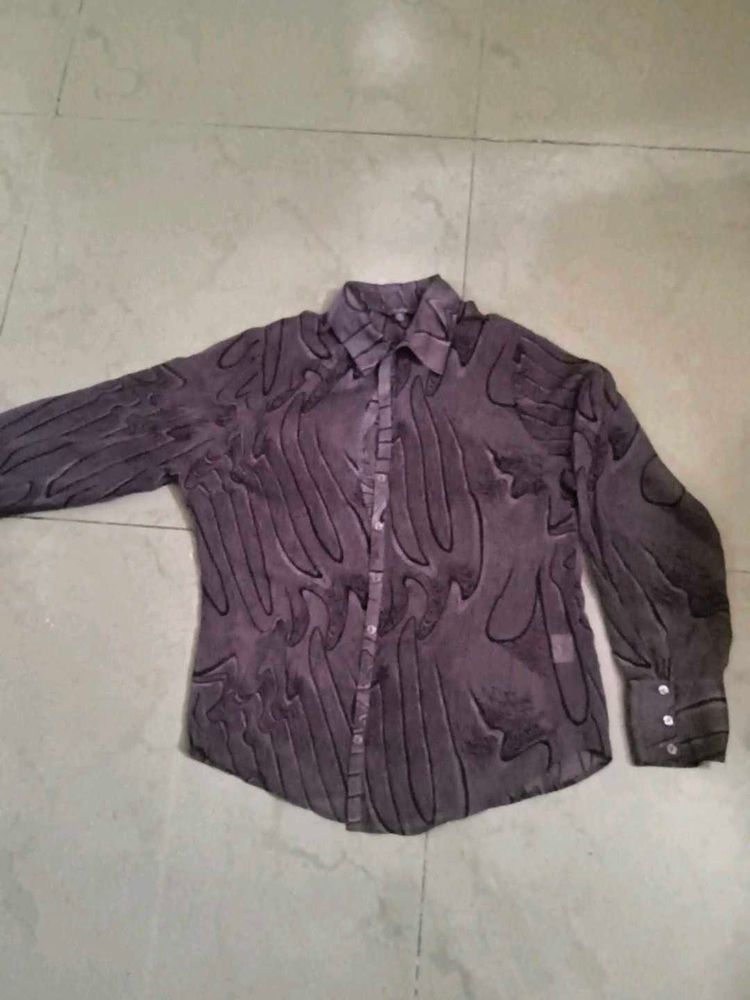 Patterned Gray Shirt