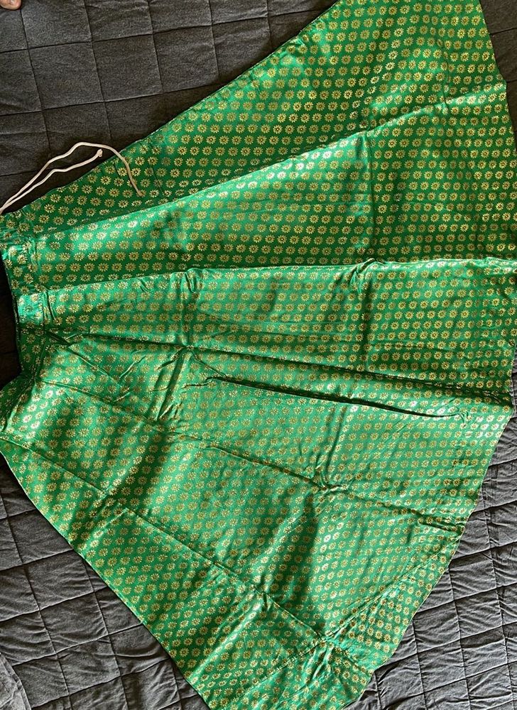 Vibrant Green Brocade Print  Ghagra oodna