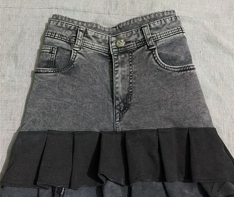 Stylish Denim Skirt with Pleated Hem