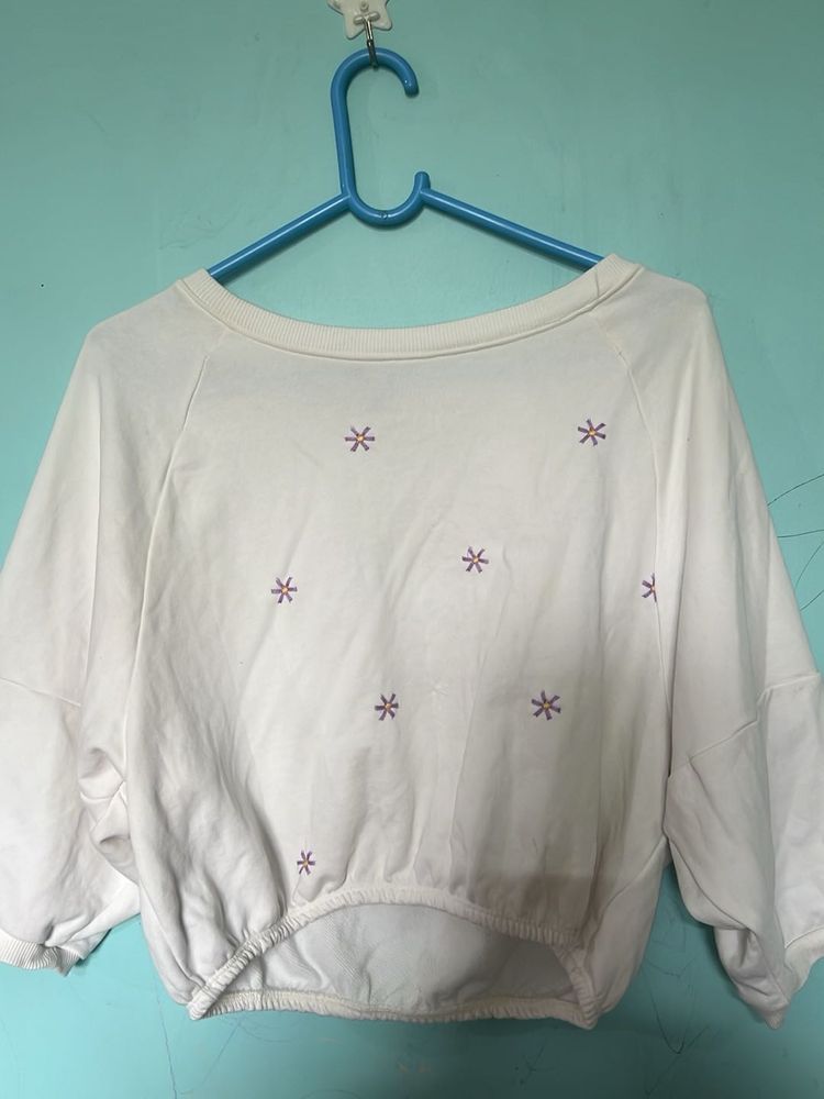 White Cropped Sweatshirt with Floral Embroidery
