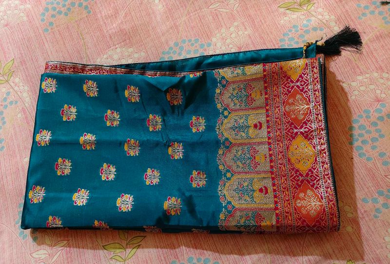 Gorgeous Teal &amp; Gold Patterned Saree