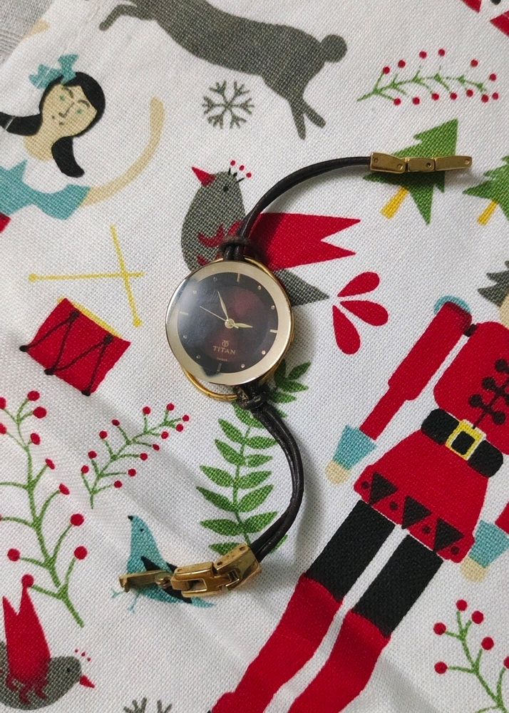 Pre-loved/Titan Raga With Leather Belt