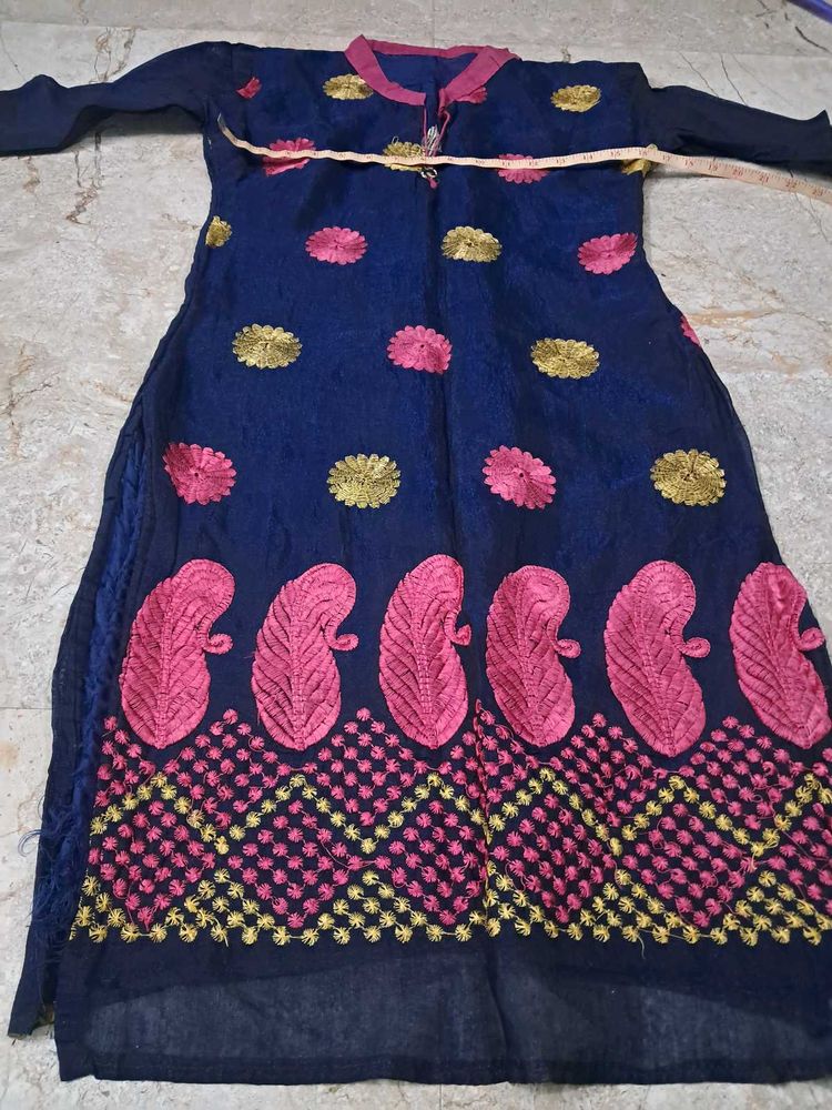 Elegant Navy Blue Embroidered Kurta