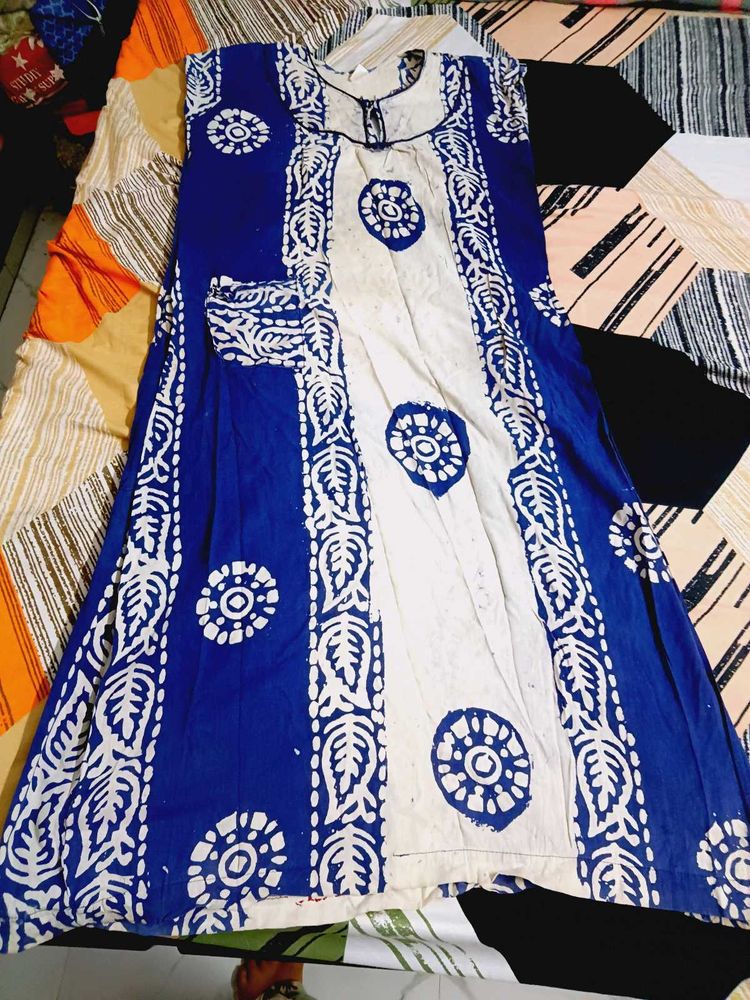 Blue &amp; White Batik Print Nightgown