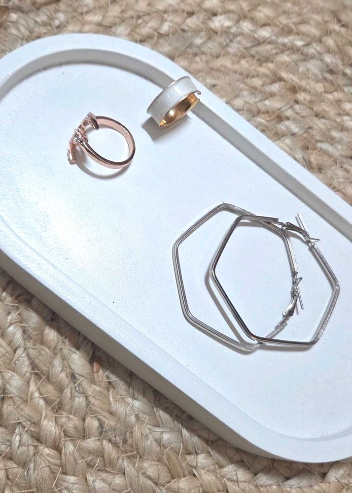 Elegant adjustable Rings and loop earrings