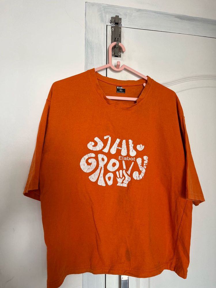 Stay Groovy Graphic Tee