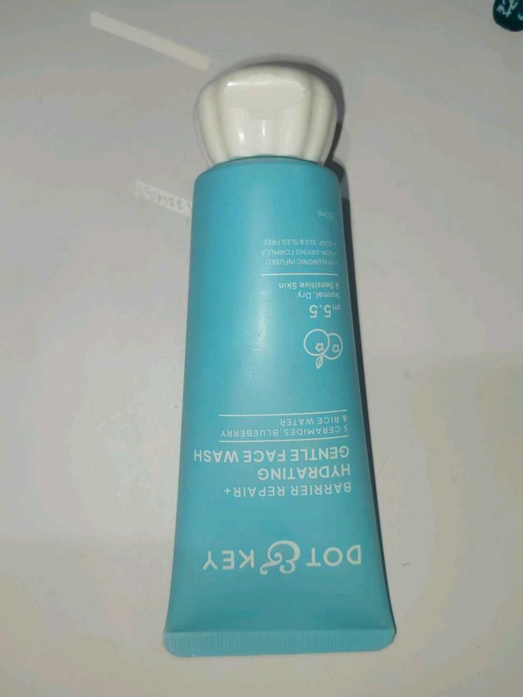 Dot &amp; Key Hydrating Face Wash