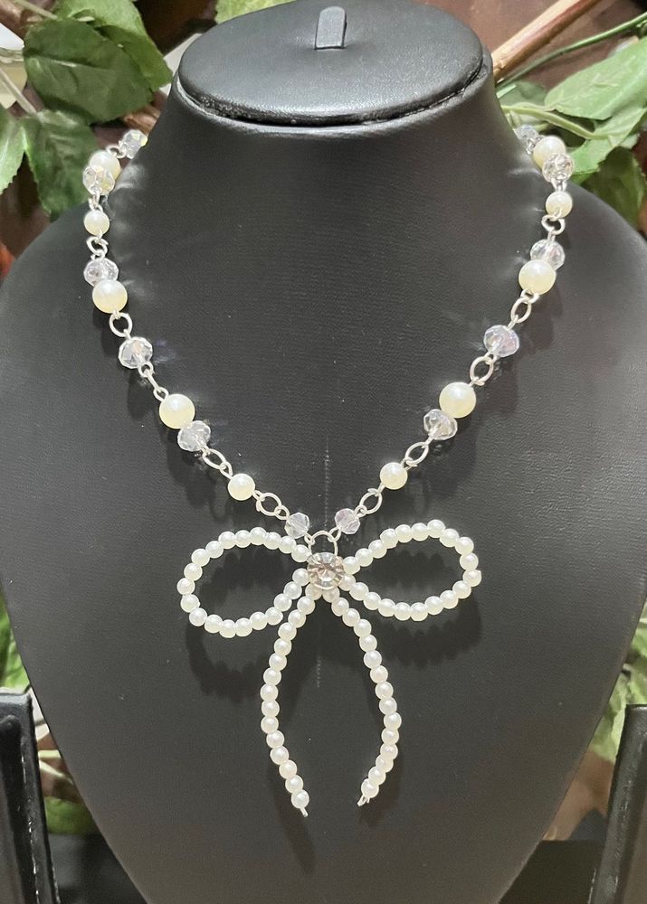 Bow necklace edition 💖