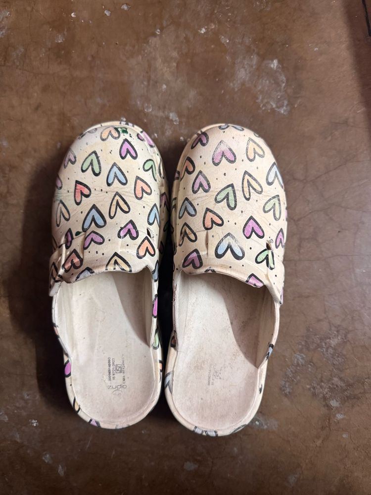 Zudio Cute Heart Pattern Slippers