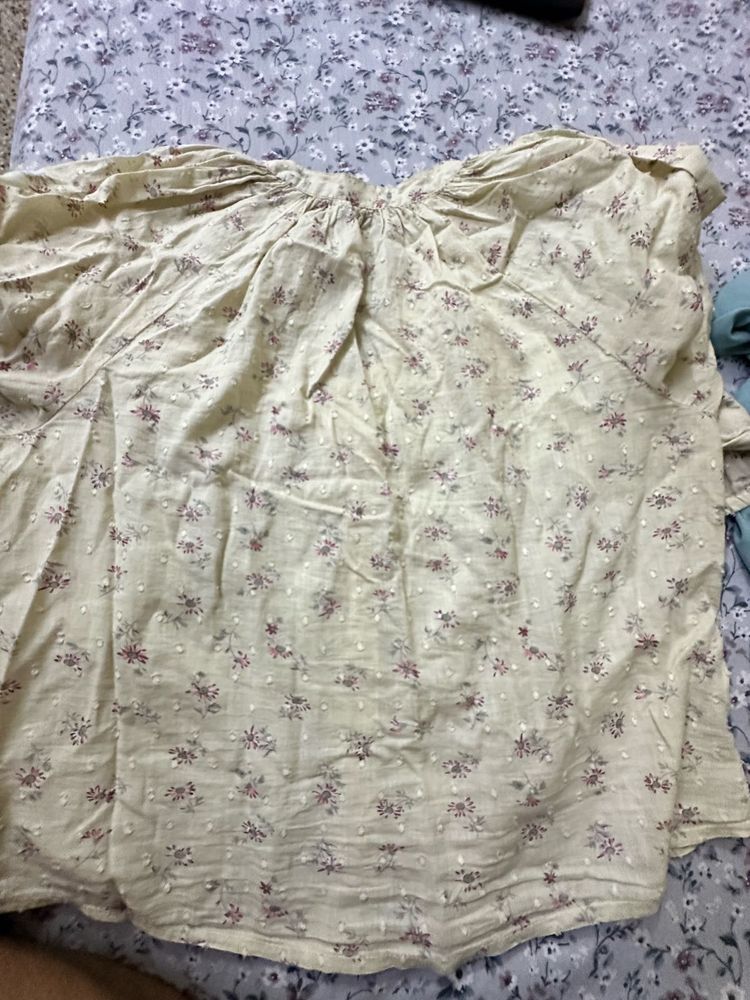 printed top with no flaws