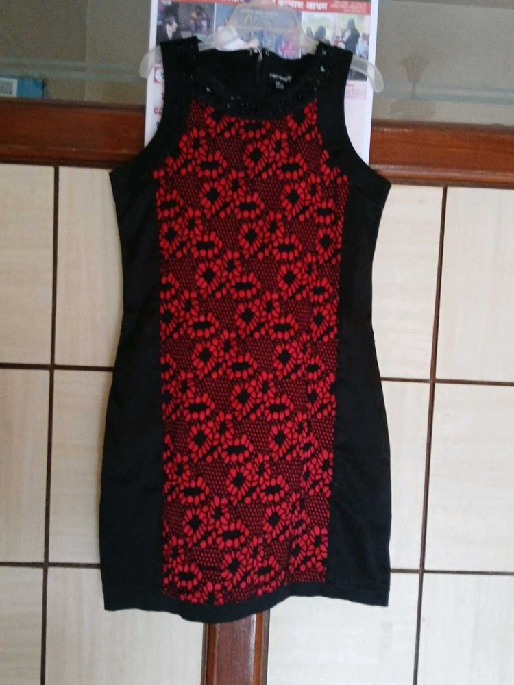 Chic Black &amp; Red Lace Dress
