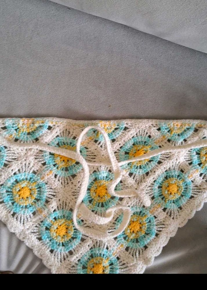 Crochet Bandana with Floral Pattern