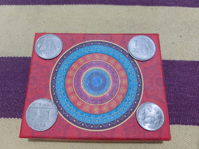 4 Different Head 1 Rupee coin.