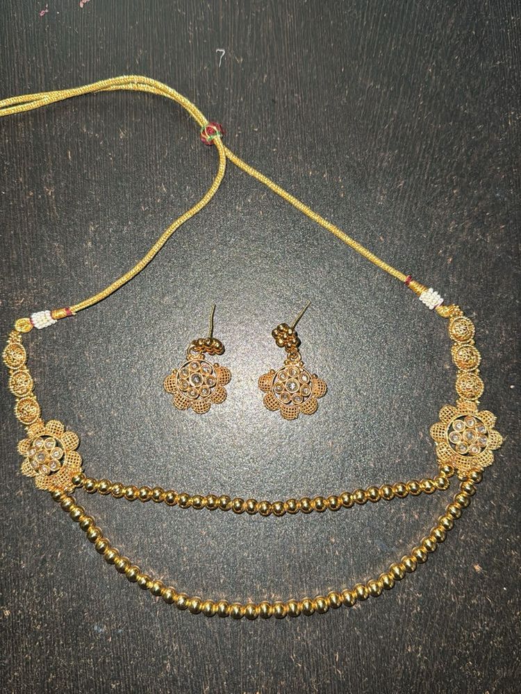 Exquisite Gold Necklace and Earring Set