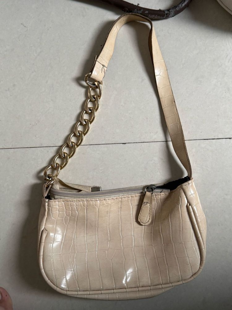 Beige baguette bag