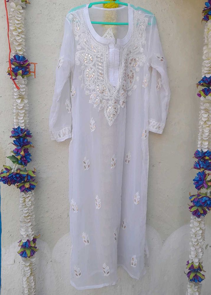 White Lucknowi Chikankari Kurti Price Drop 🥳 Just
