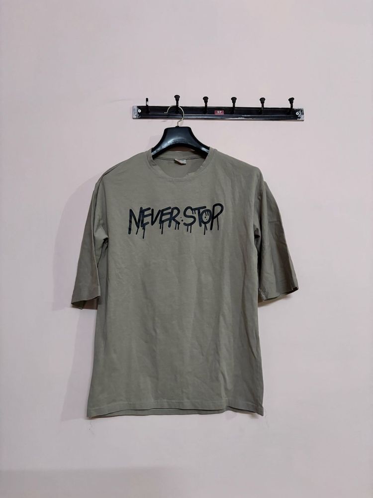 T- shirt Never Stop Graphic Tee