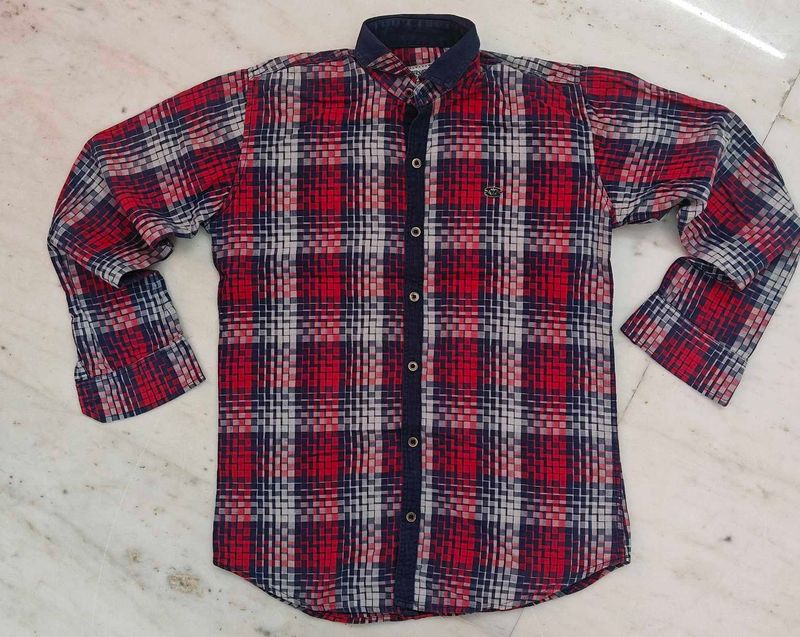 Stylish Plaid Long-Sleeve Shirt