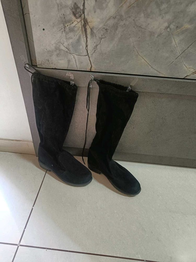 *New arrivals* Black Suede Knee-High Boots