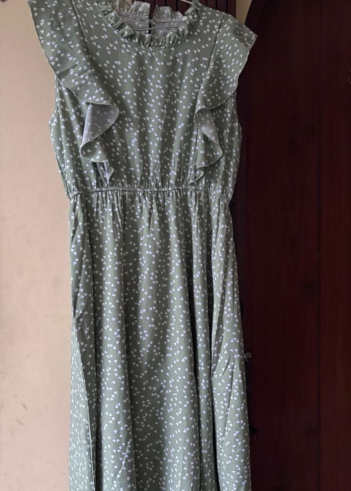 Beautiful green dress for casual or party
