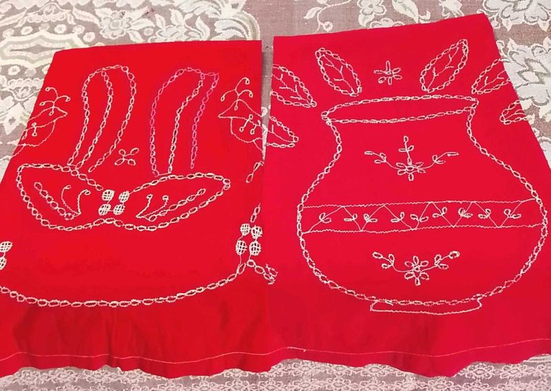 Vibrant Red Embroidered घेरेदार peticot