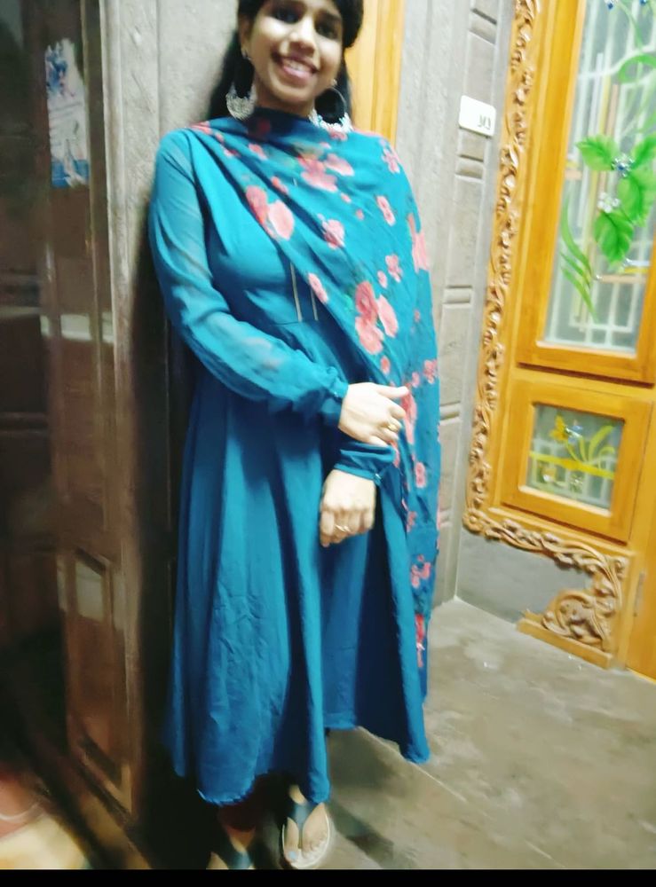 Beautiful Teal Kurta Set with Scarf