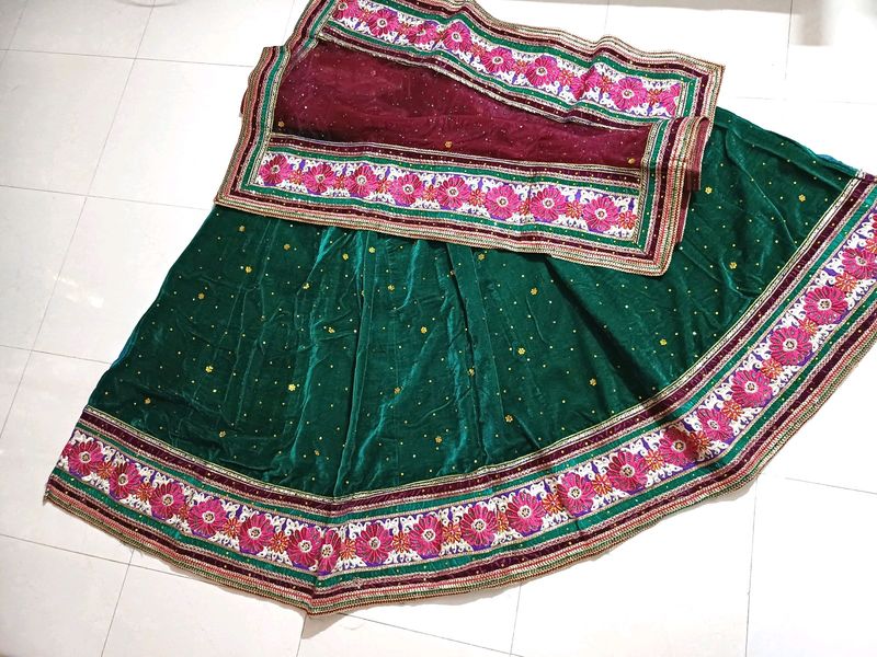 💥🆕️ Emerald Green Velvet Lehenga Set