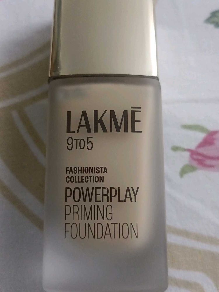 W120 Warm Creme | Lakme 9 to 5  Priming F