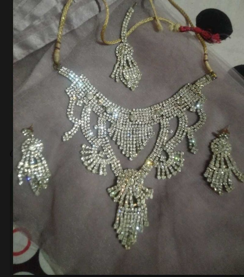 Sparkling Rhinestone Necklace &amp; Earring Set