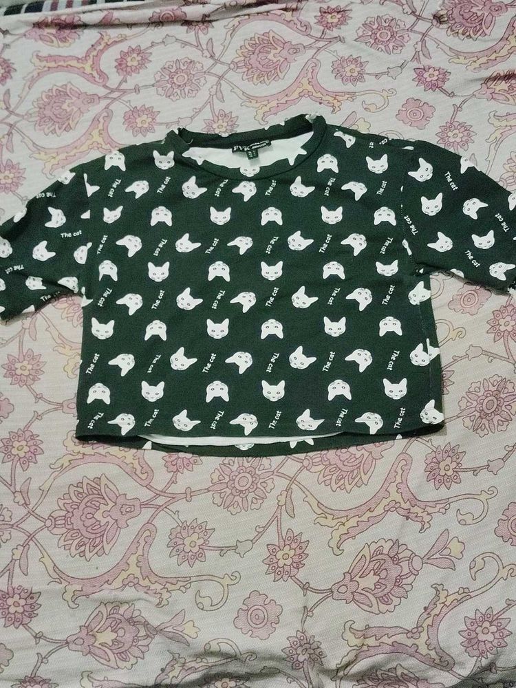 green 💚 design shirt