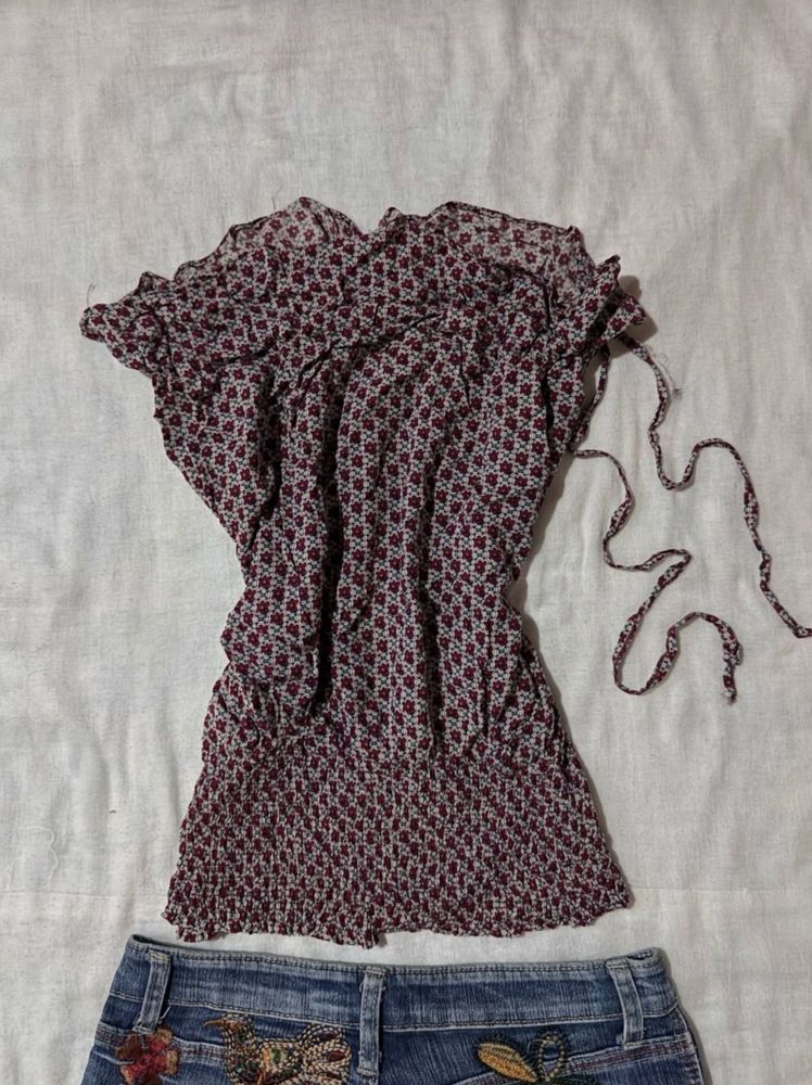 Chic Floral Print Smocked Top
