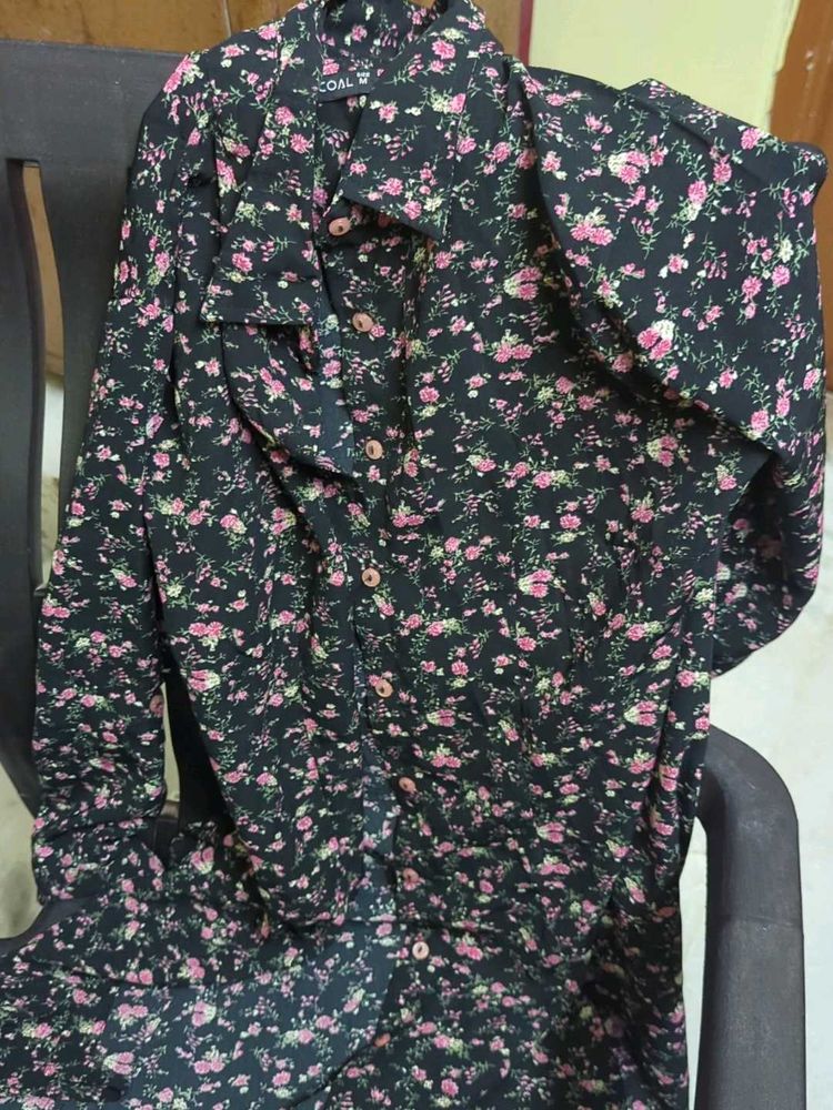 Chic Floral Print Button-Up Top