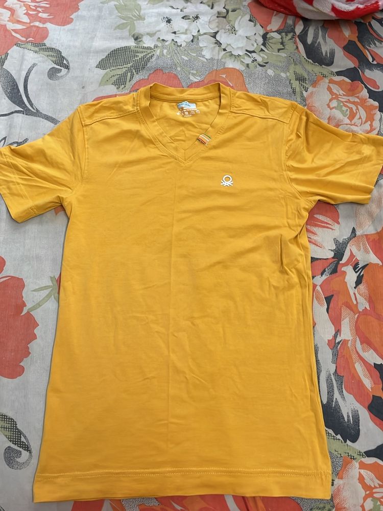 Unitted Colours Of Benetton Yellow Tshirt