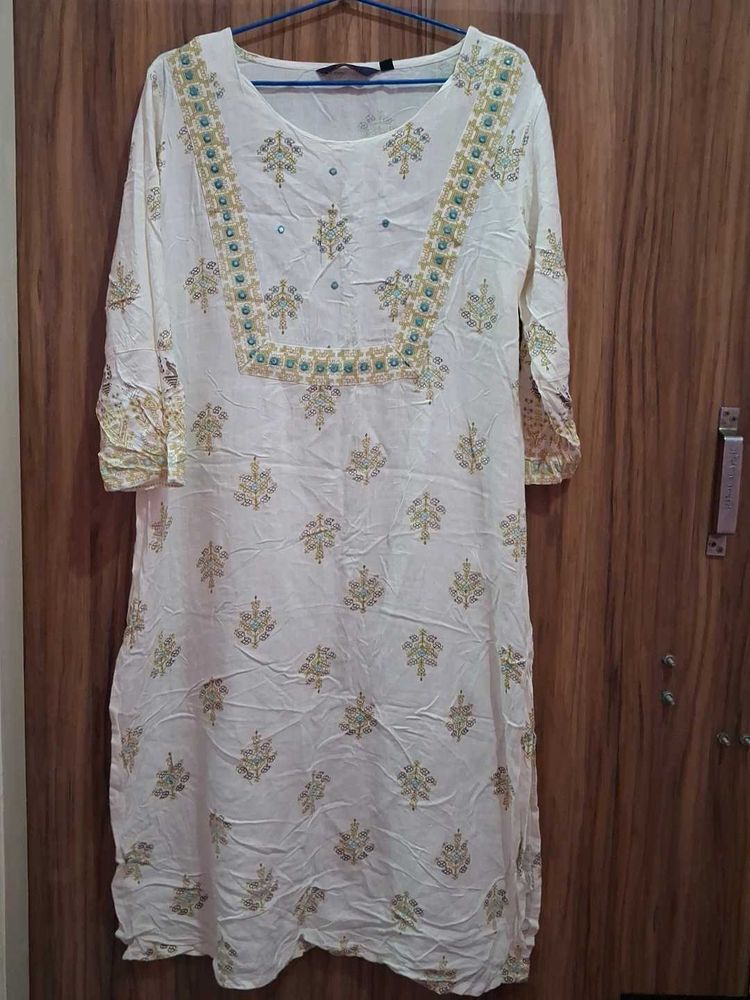 White Kurta with Embellishments🫶💕