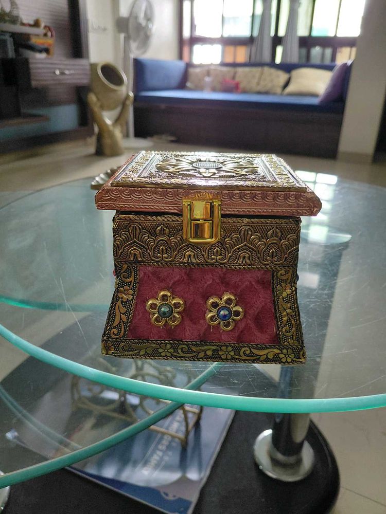 Vintage Decorative Jewelry Box
