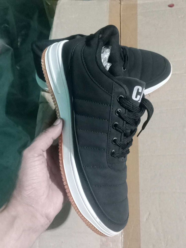 NEW NO USED CASUAL SHOES FOR MAN,