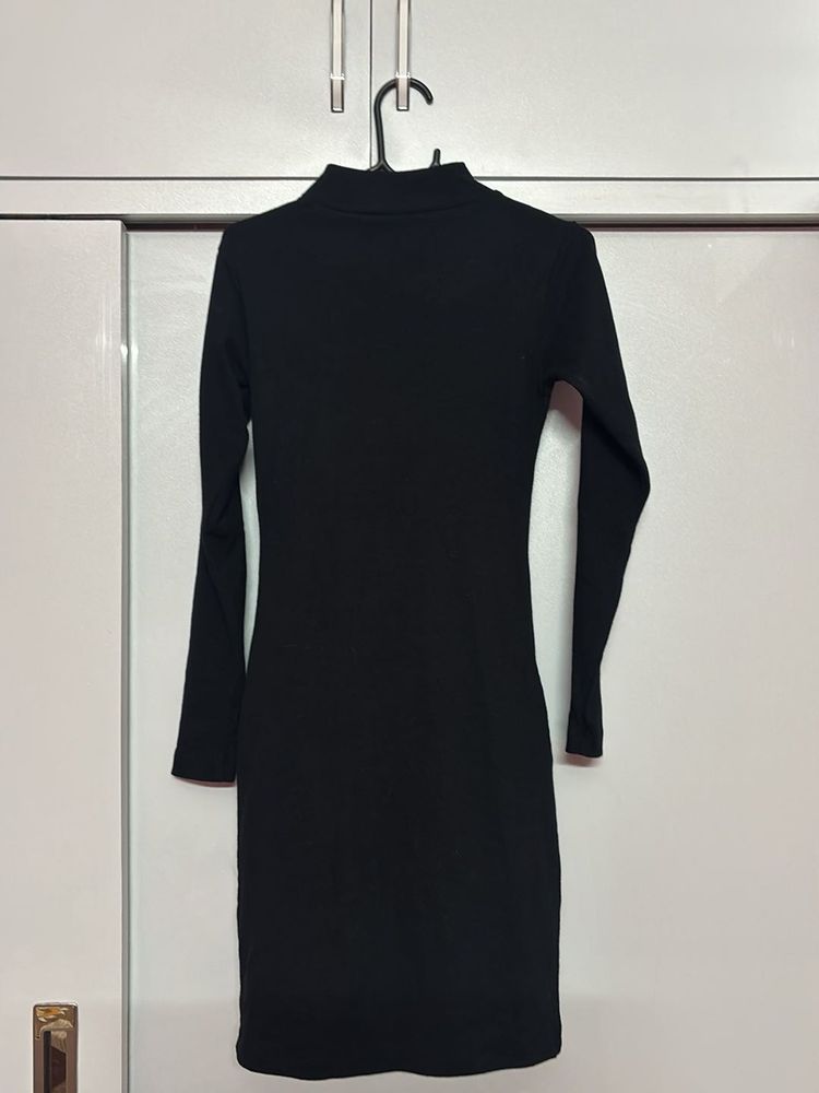 Chic Black Long Sleeve Midi Dress