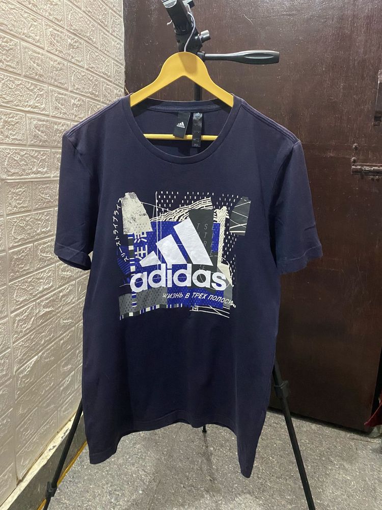 💯 Adidas navy blue Graphic Print T-Shirt