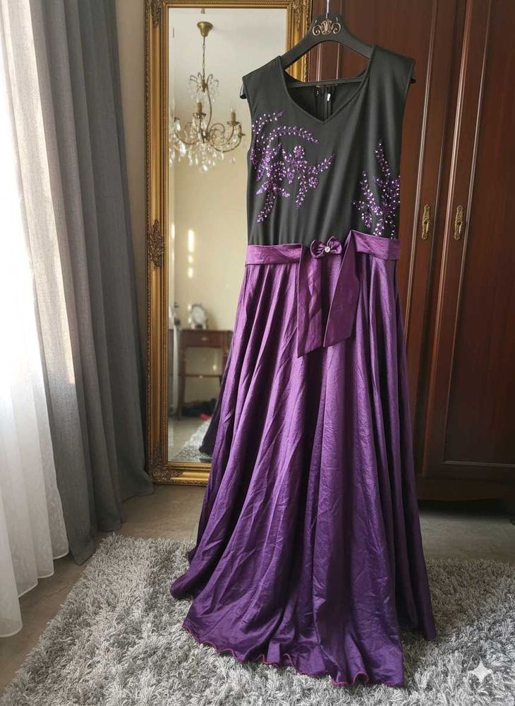 Elegant Purple &amp; Black Embellished Gown