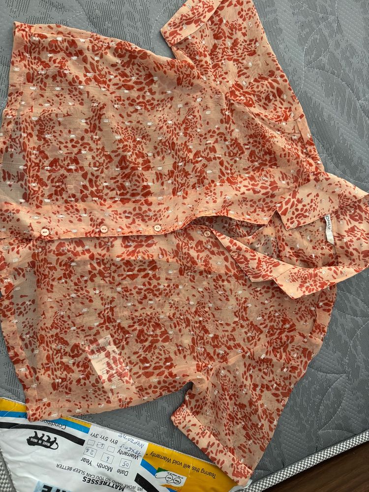 ONLY Chic Printed Short Sleeve Top