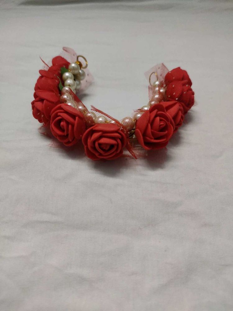 Red Rose &amp; Pearl Hair Accessory