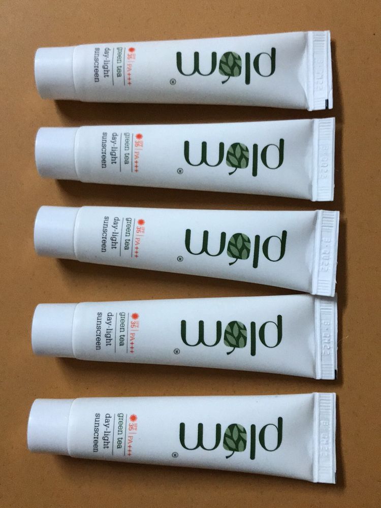 Plum Green Tra Day Light Sunscreen SPF35|PA+++