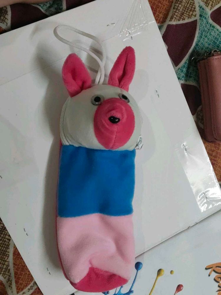 🍼 Cute Baby Feeder Cover