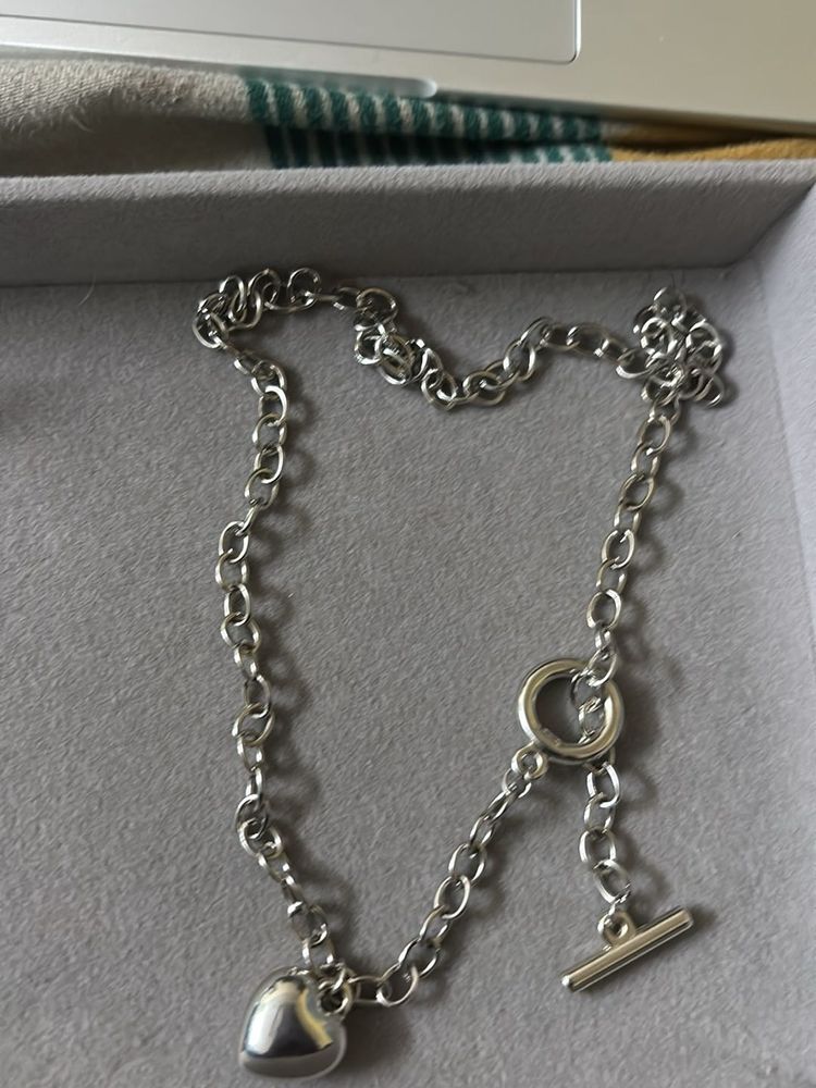 Chic Silver Chain Necklace with Heart Charm