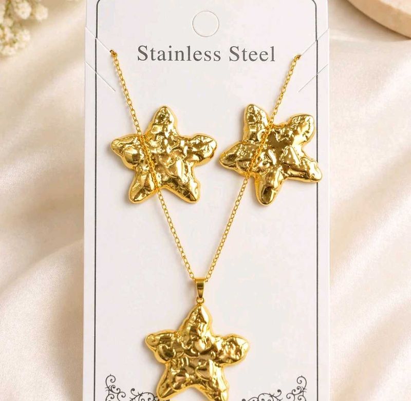 Gold Star Necklace &amp; Earring Set
